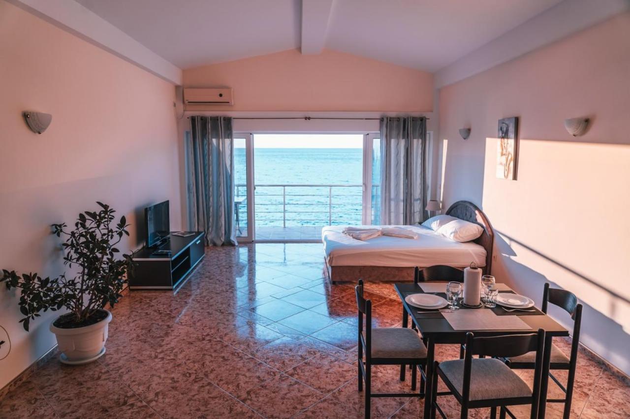 אוטייהא Kapriz Apartments מראה חיצוני תמונה