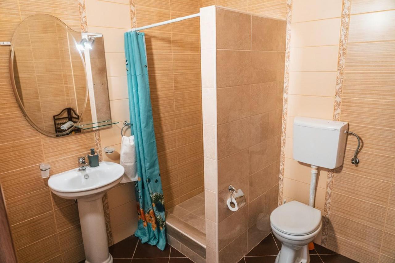 אוטייהא Kapriz Apartments מראה חיצוני תמונה