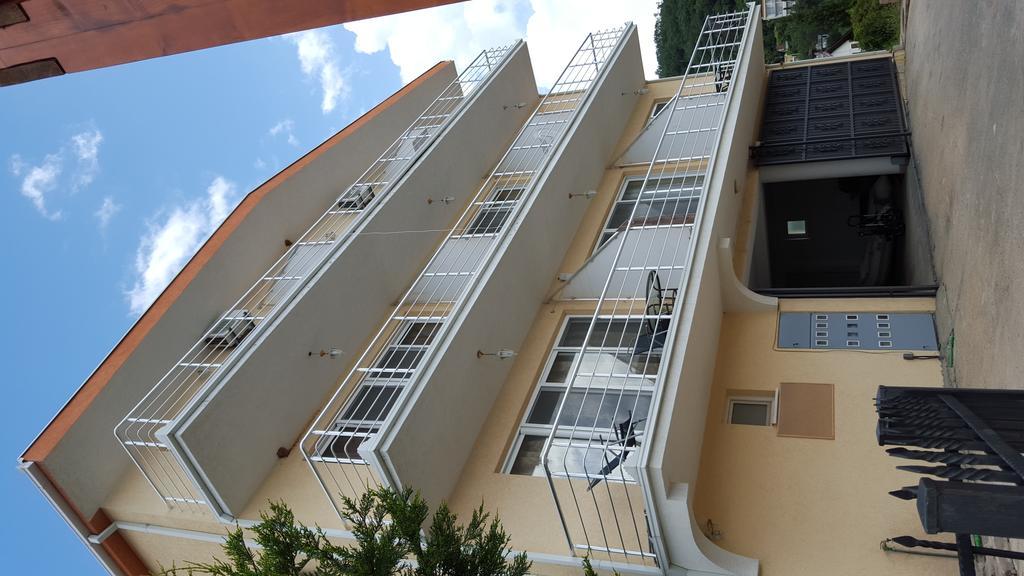 אוטייהא Kapriz Apartments מראה חיצוני תמונה