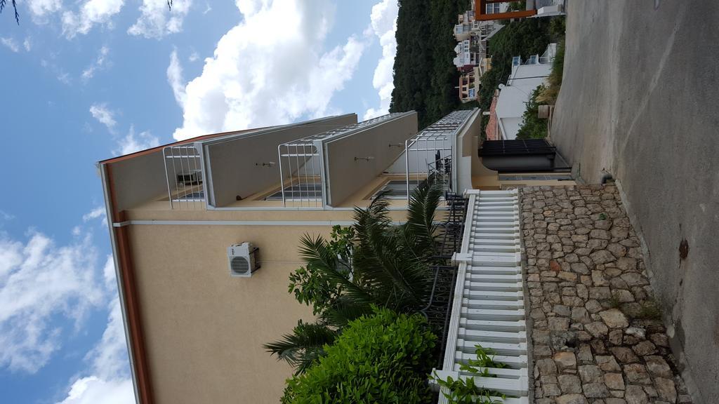 אוטייהא Kapriz Apartments מראה חיצוני תמונה